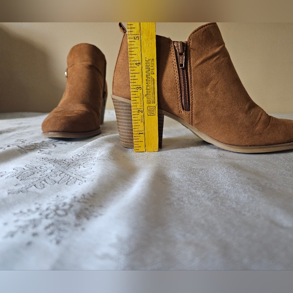 Tan Ankle Booties Vegan Suede SZ 7 - Picture 5 of 11